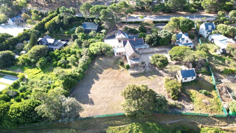 8 Bedroom Property for Sale in Hout Bay Western Cape
